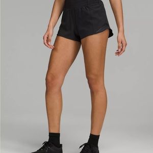 Lululemon Hotty Hot High-Rise Lined Short 2.5"